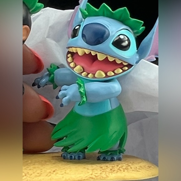 🌲Hallmark Keepsake 2023 Ornament of Disney Lilo & Stich - Picture 5 of 9